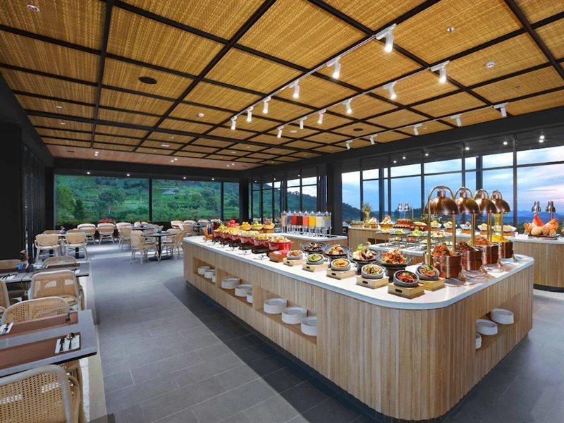 Grand Aston Puncak Hotel & Resort Ciseureuh Buitenkant foto