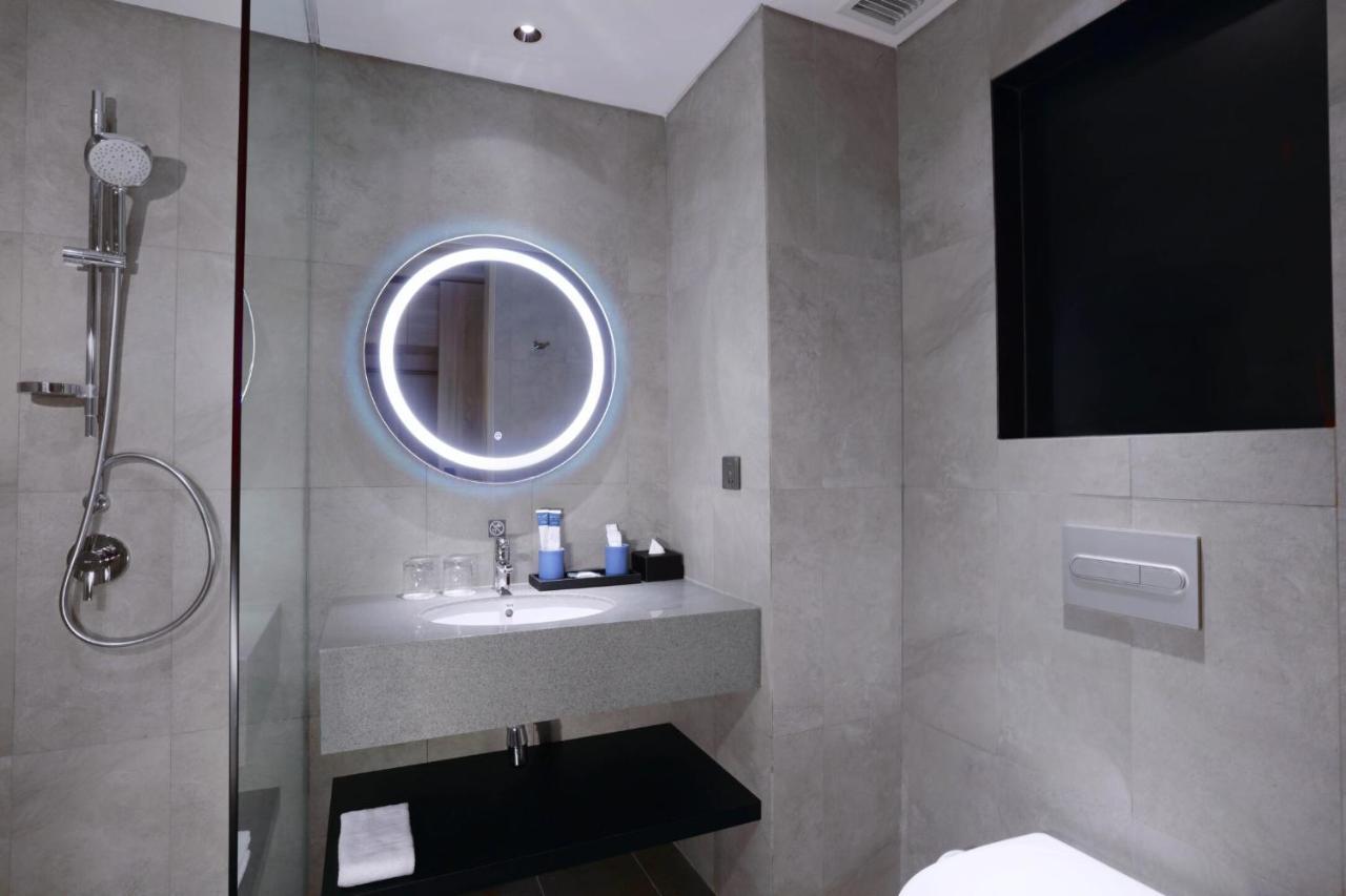Grand Aston Puncak Hotel & Resort Ciseureuh Buitenkant foto