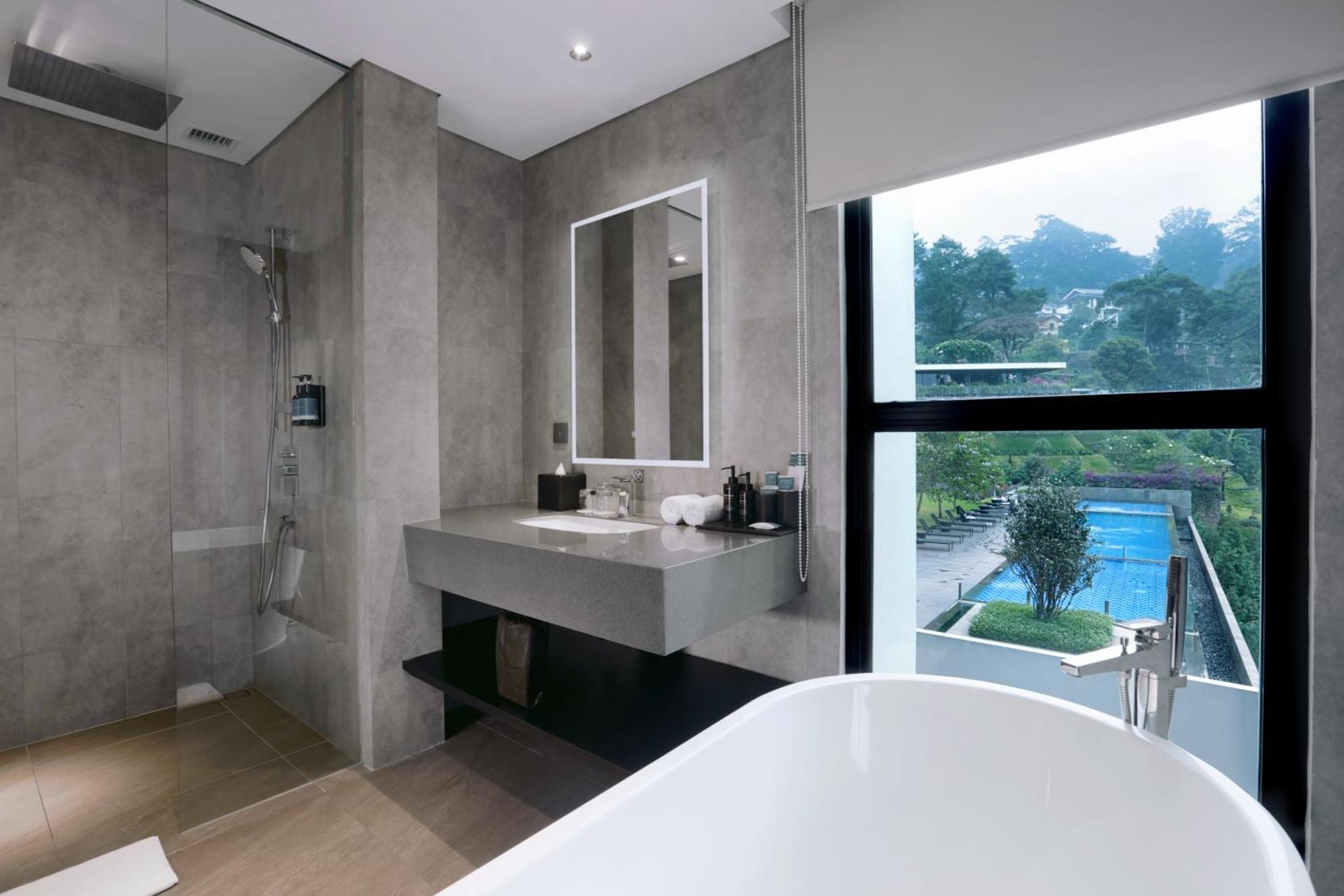 Grand Aston Puncak Hotel & Resort Ciseureuh Buitenkant foto