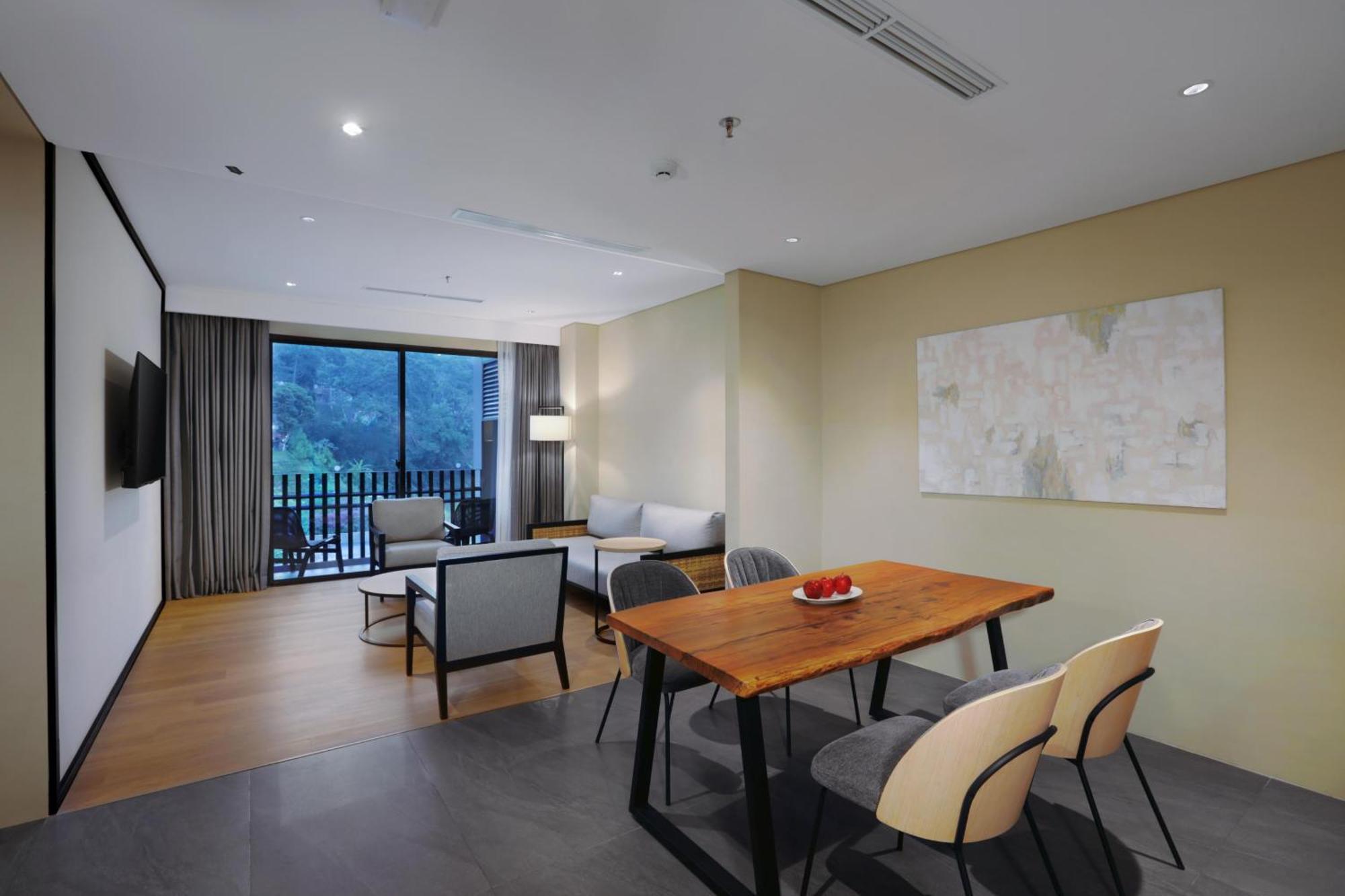 Grand Aston Puncak Hotel & Resort Ciseureuh Buitenkant foto